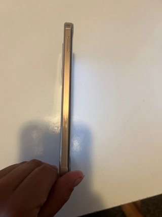 Movil en excelente estado, muy poco uso.
