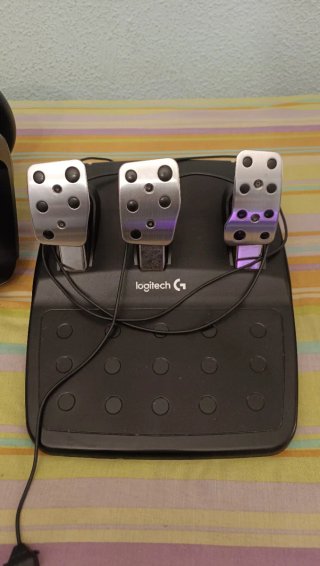 Volante Logitech G920 y palanca de cambios