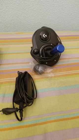 Volante Logitech G920 y palanca de cambios