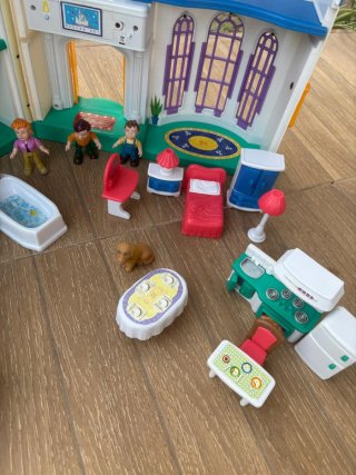 Casa de Juguetes con Muebles