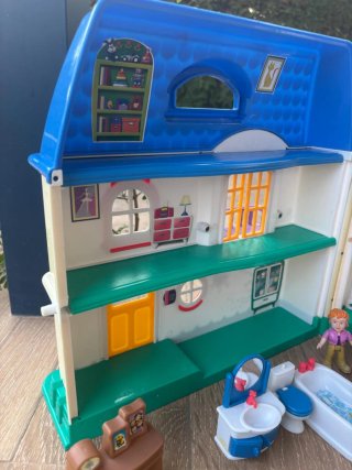 Casa de Juguetes con Muebles