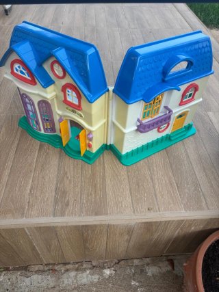 Casa de Juguetes con Muebles
