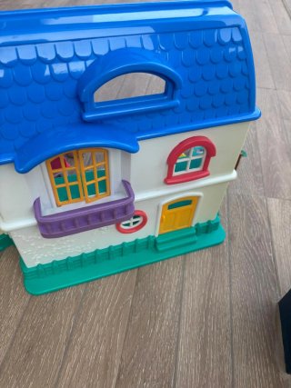 Casa de Juguetes con Muebles