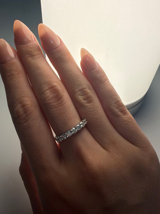 Anillo de plata con moissanites