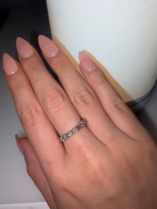 Anillo de plata con moissanites