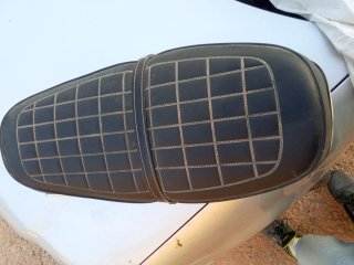 Asiento de moto acolchado