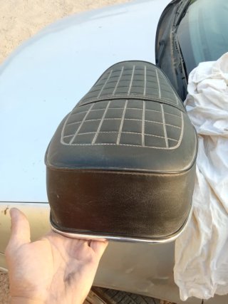 Asiento de moto acolchado
