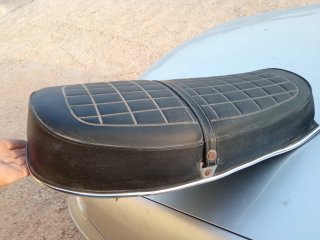 Asiento de moto acolchado