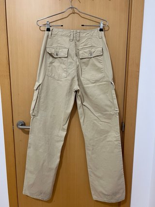 Pantalón cargo Bershka beige