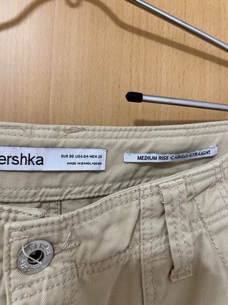 Pantalón cargo Bershka beige
