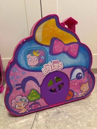 Juego de casas de muñecas y figuras
