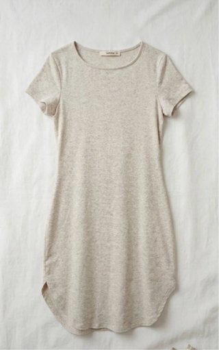 Vestido camiseta beige Talla L