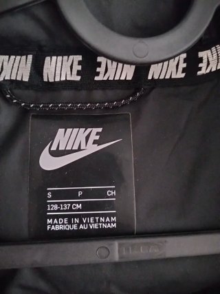 Chaqueta Nike niño negra Talla S  de niño 128-137