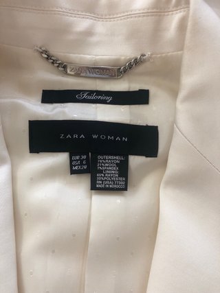 Traje blanco roto con dos faldas