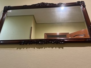 Espejo de pared madera tallada