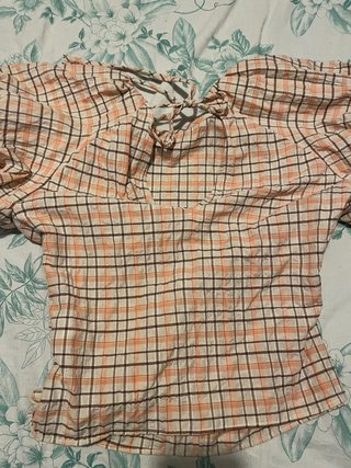 Blusa Zara cuadros naranja y marrón talla M
