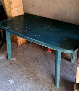 Tavolo rettangolare in plastica verde