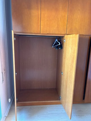 Armario de madera. Urge vender!