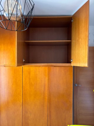 Armario de madera. Urge vender!