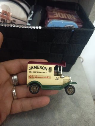 Coche de juguete Jameson Irish Whiskey