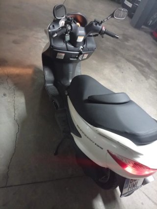 Suzuki Burgman 125 - 2013
