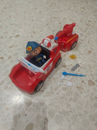 Coche de bomberos con remolque y accesorios