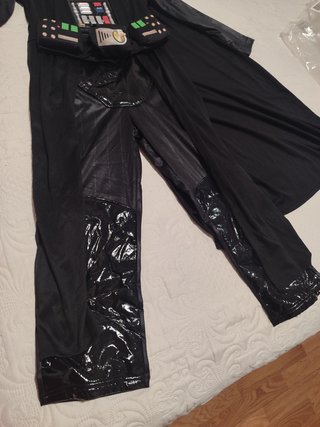 Disfraz Darth Vader Disney Store Talla 5-6.