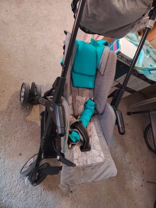 Carro de bebé con capazo y bolso