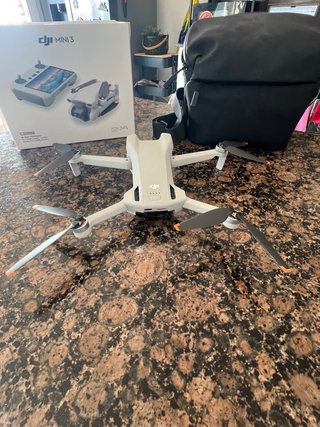 Dron DJI Mini 3