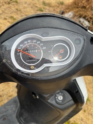 Peugeot Tweet 50 4T Scooter Blanca