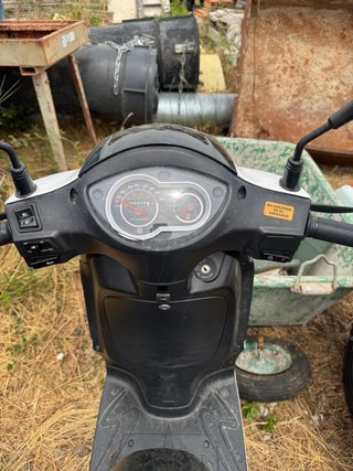 Peugeot Tweet 50 4T Scooter Blanca