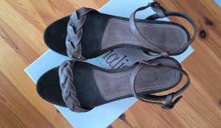 Sandalias de cuña de piel