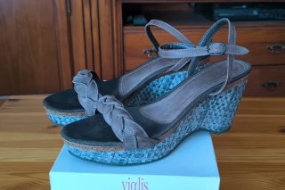 Sandalias de cuña de piel