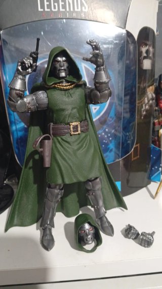 Marvel Legends Doctor Doom Figura super skrull