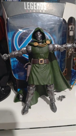 Marvel Legends Doctor Doom Figura super skrull