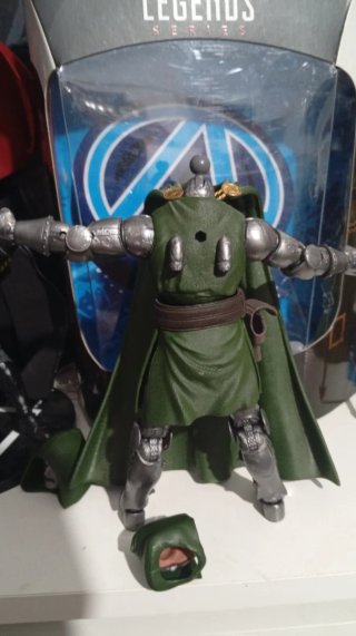 Marvel Legends Doctor Doom Figura super skrull