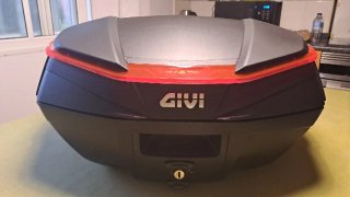 Maleta Moto GIVI V49 N AIR Negra/Roja