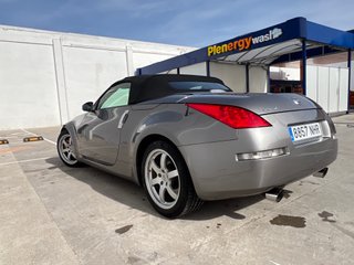 Nissan 350Z Roadster HR 313 CV RHD