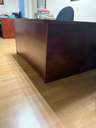 Escritorio de oficina de madera
