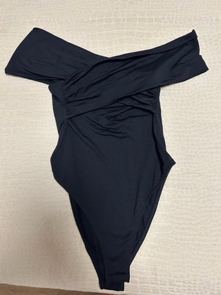 Body negro Zara Talla M escote Bardot