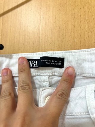 Pantalón pitillo Zara blanco