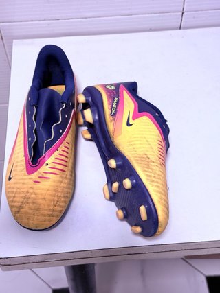 Zapatillas de fútbol Nike no tiene cordones