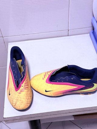 Zapatillas de fútbol Nike no tiene cordones