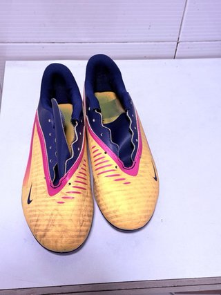 Zapatillas de fútbol Nike no tiene cordones