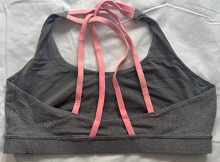 Top deportivo Lululemon gris y rosa