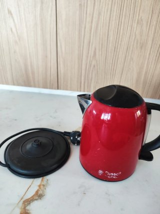 Hervidor Eléctrico Rojo Russell Hobbs