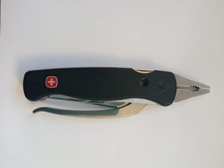 Navaja Multiusos Wenger PocketGrip + Funda Cuero