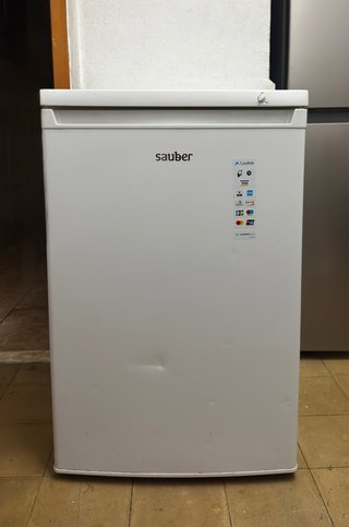 Congelador vertical Sauber 91L