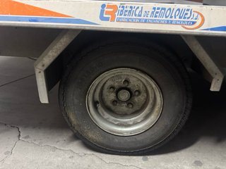 Remolque plataforma porta coches