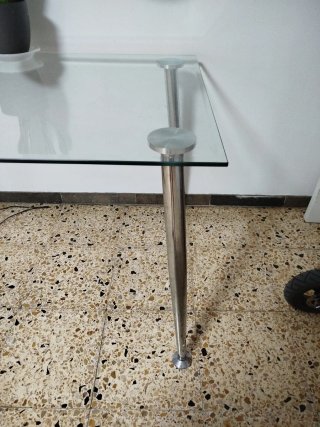 Mesa de cristal patas metal